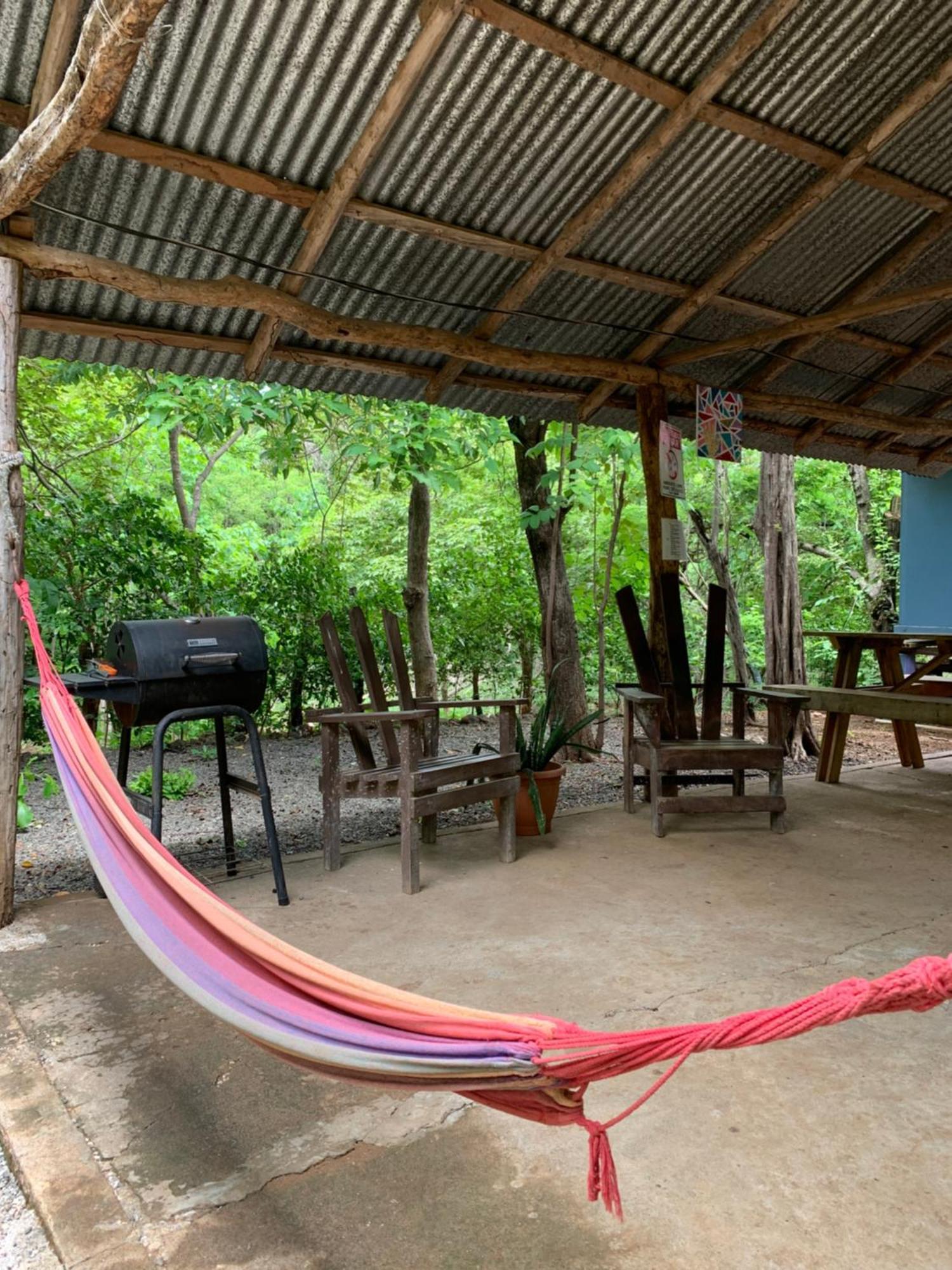 Nieves Surf Hostel And Camping プラヤ・アベヤナ エクステリア 写真