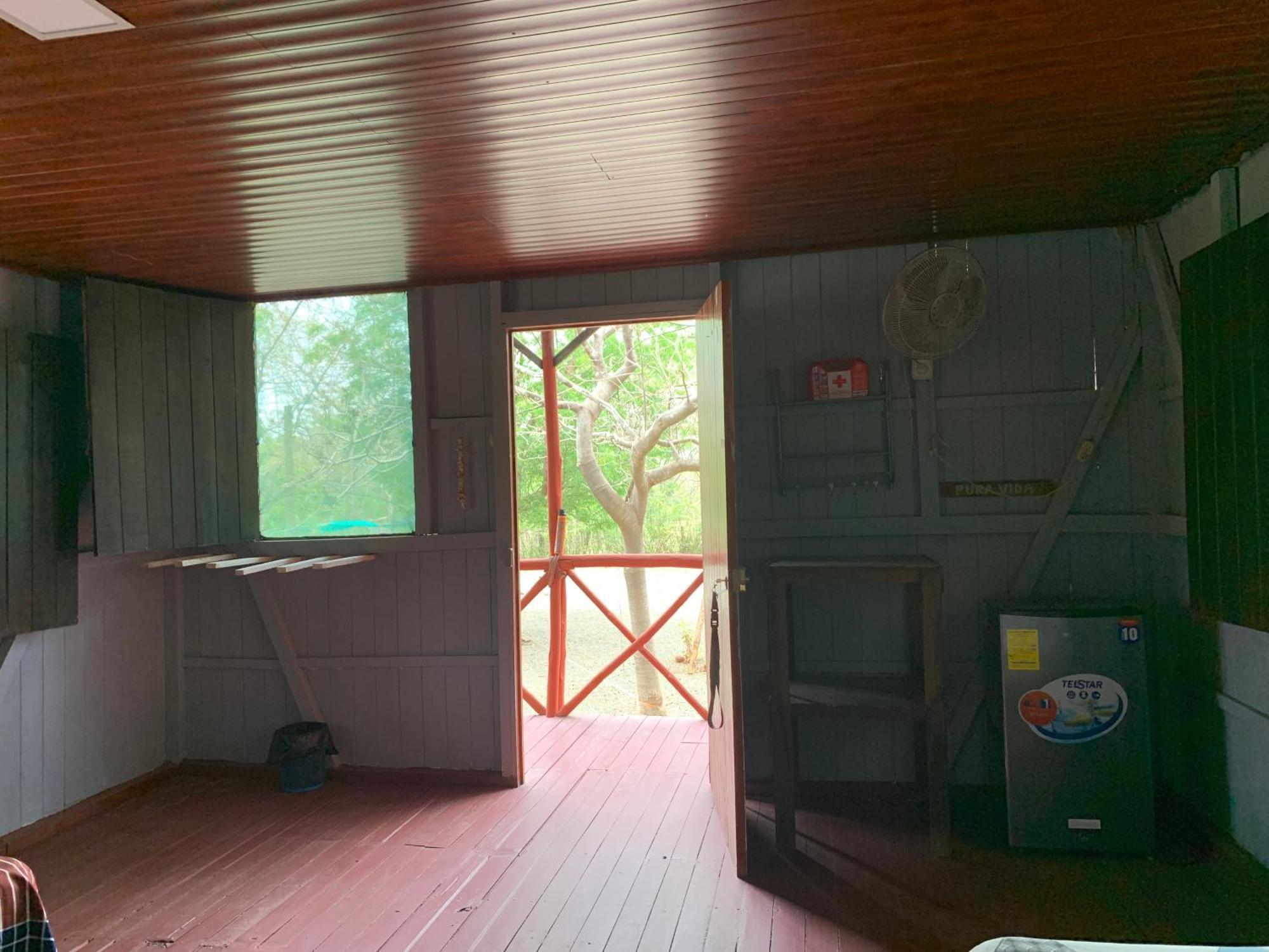 Nieves Surf Hostel And Camping プラヤ・アベヤナ エクステリア 写真